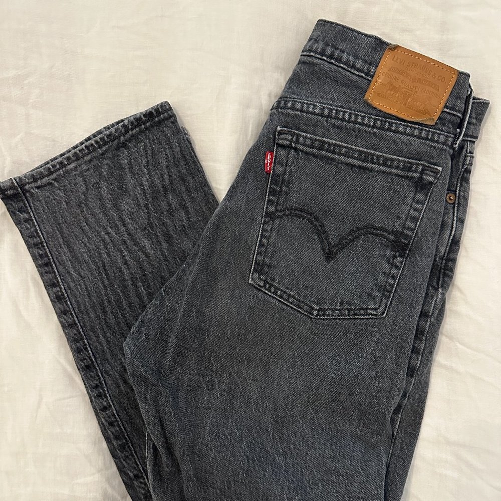 Levi's Wedgie Straight Size 27